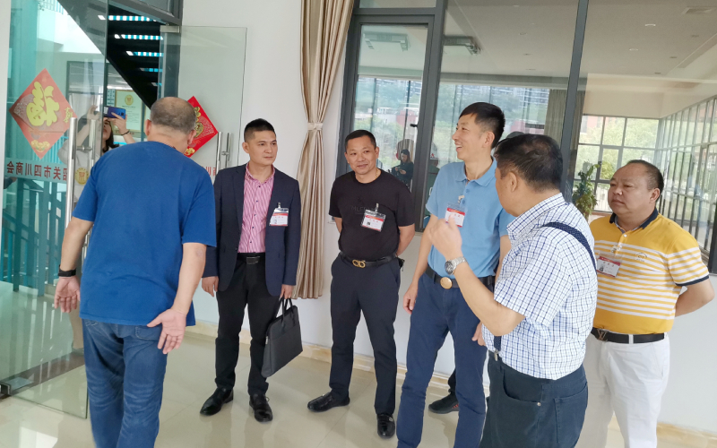 商会代表团拜访韶关市四川商会